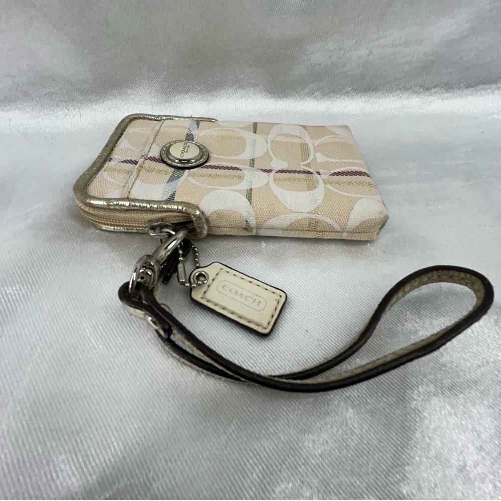 Coach Vintage Wristlet - Picture 6 of 11